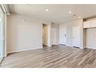 Photo #5: 6070831 Listing 