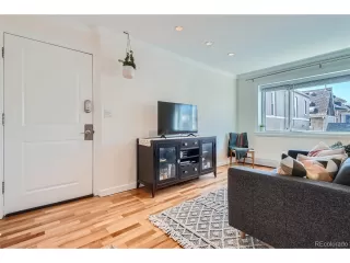 Photo #4: 6071800 Listing