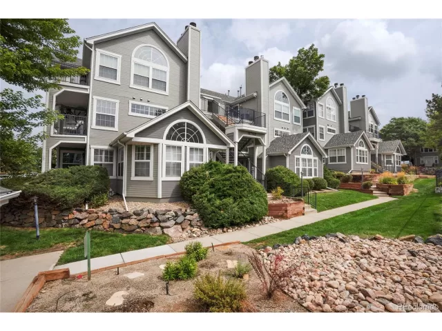 MLS: 6073349 Condo For Sale