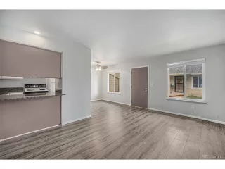 Photo #6: 6074822 Listing