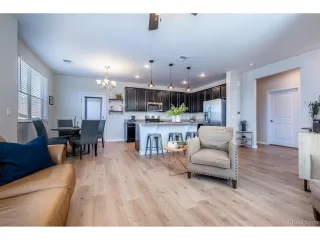 Photo #6: 6076428 Listing