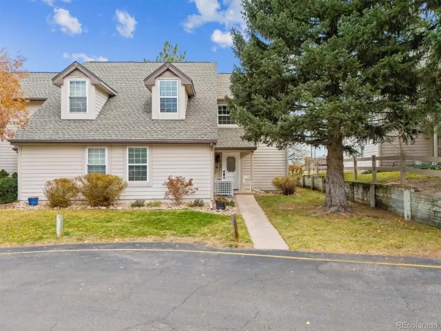 MLS: 6077017 Condo For Sale