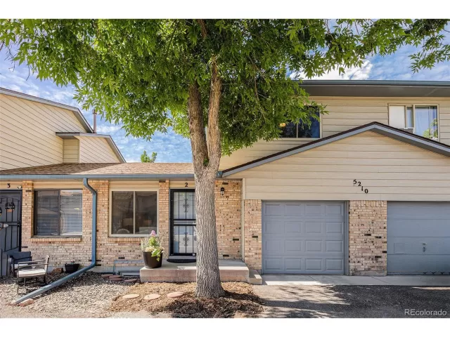 MLS: 6077082 Condo For Sale