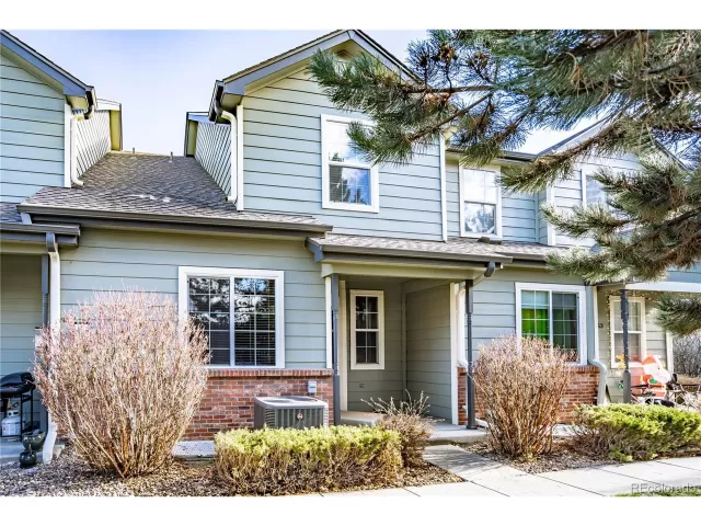 MLS: 6084002 Condo For Sale