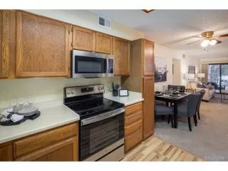 Photo #5: 6085956 Listing