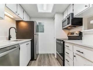 Photo #2: 6086885 Listing