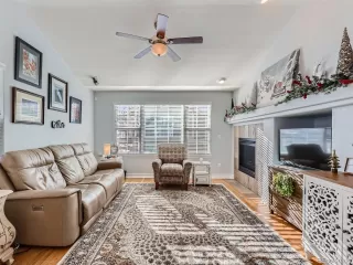 Photo #2: 6091639 Listing