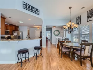 Photo #5: 6091639 Listing