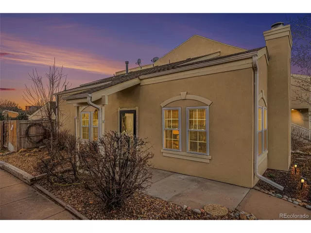 MLS: 6092762 Condo For Sale