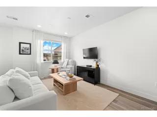 Photo #3: 6094069 Listing