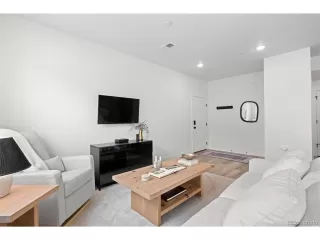 Photo #4: 6094069 Listing