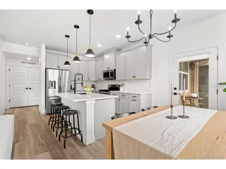 Photo #6: 6094069 Listing