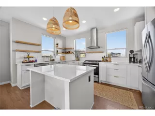 Photo #5: 6094845 Listing