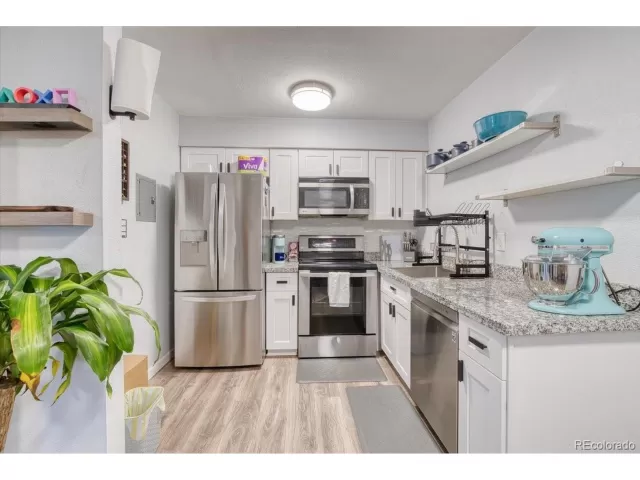 MLS: 6097693 Condo For Sale