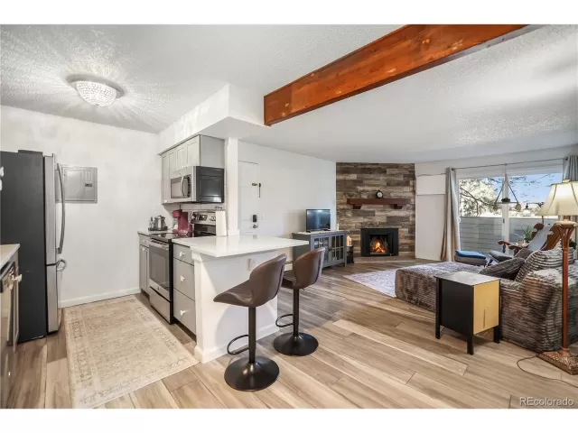 MLS: 6099199 Condo For Sale