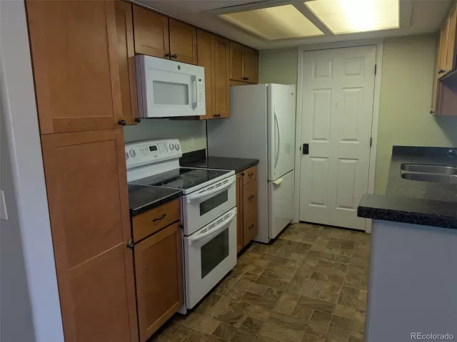 MLS: 6099628 Condo For Sale