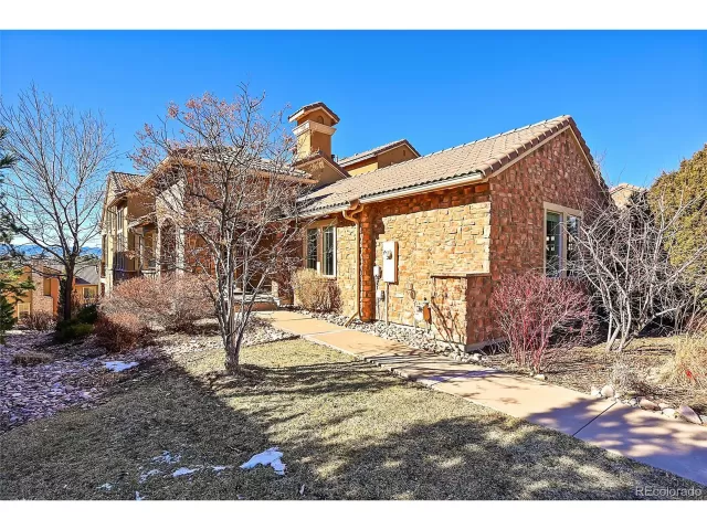 MLS: 6101026 Condo For Sale