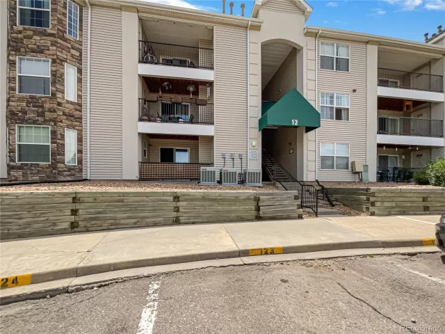 MLS: 6101834 Condo For Sale