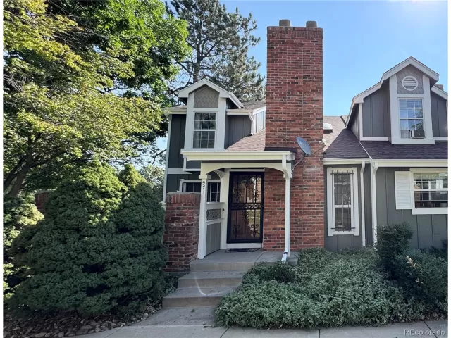 MLS: 6105346 Condo For Sale