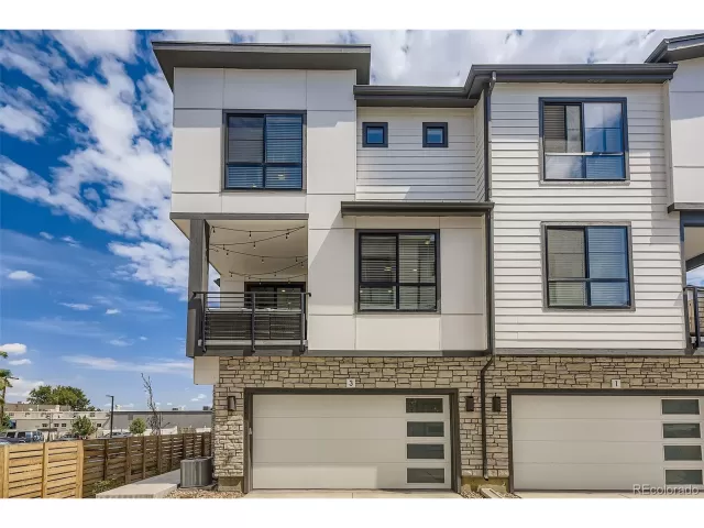 MLS: 6108477 Condo For Sale