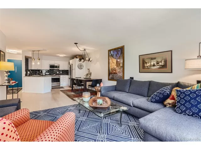 MLS: 6108942 Condo For Sale