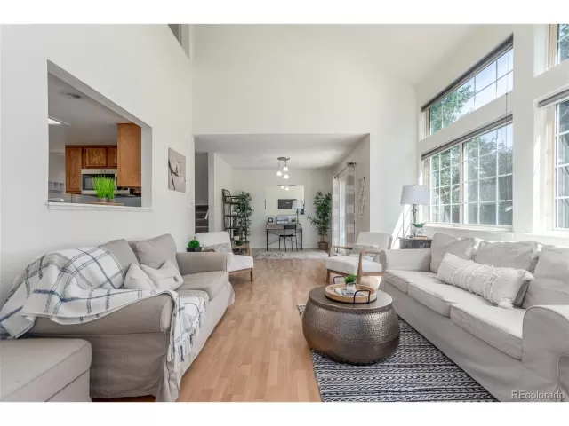 MLS: 6109242 Condo For Sale