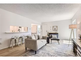 Photo #5: 6110209 Listing 