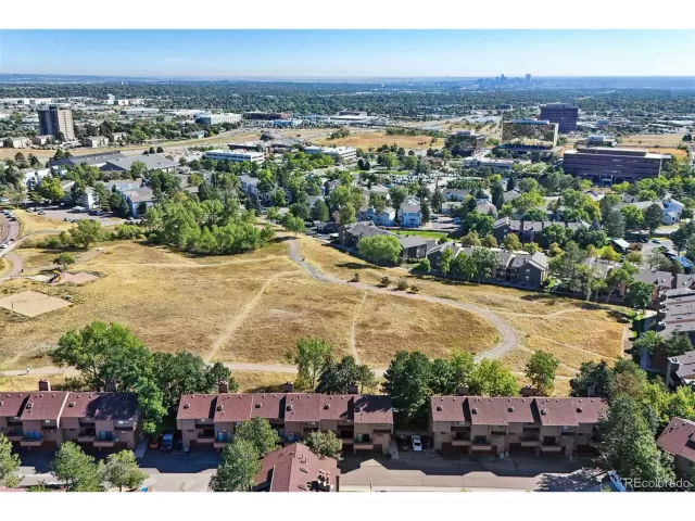 MLS: 6110911 Condo For Sale