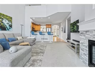 Photo #2: 6111958 Listing 