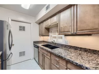 Photo #5: 6111983 Listing