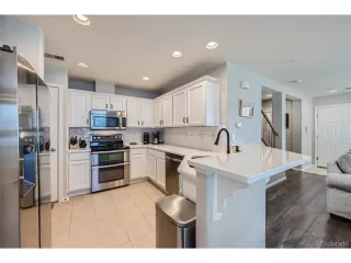 Photo #5: 6112626 Listing