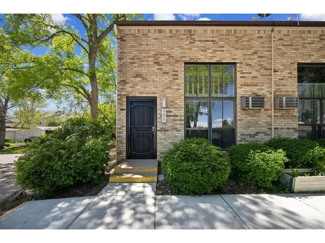 MLS: 6114272 Condo For Sale