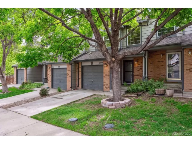 MLS: 6116470 Condo For Sale