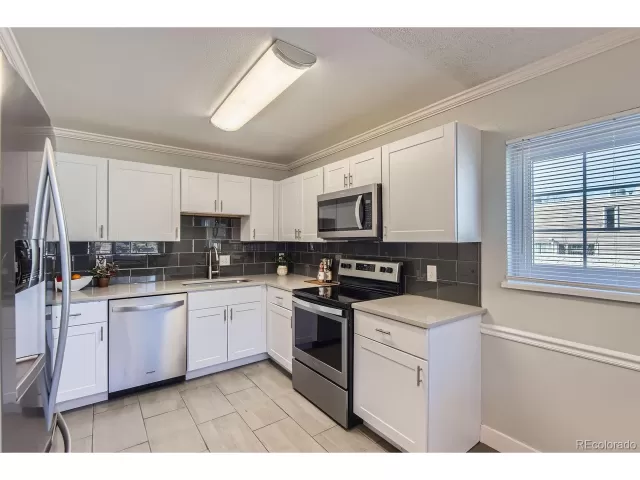 MLS: 6116867 Condo For Sale