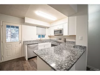 Photo #5: 6117521 Listing