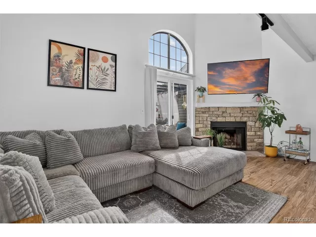 MLS: 6118643 Condo For Sale