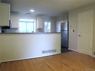 Photo #6: 6120634 Listing