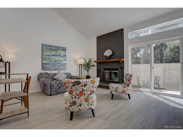 MLS: 6120770 Condo For Sale