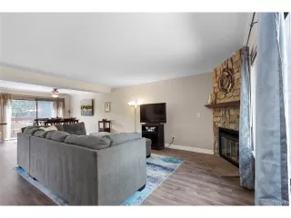 Photo #6: 6124960 Listing