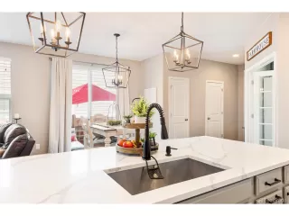 Photo #6: 6125530 Listing
