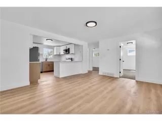 Photo #5: 6125626 Listing 