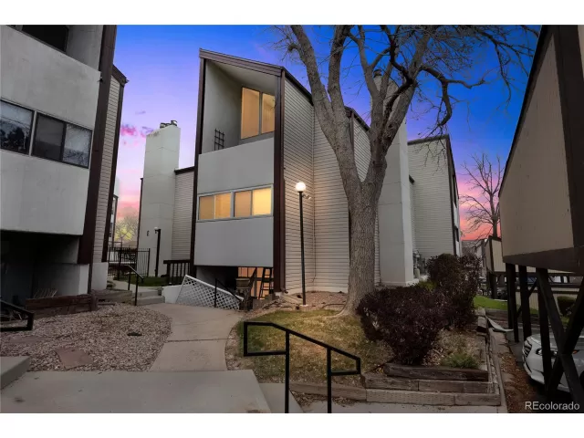 MLS: 6127244 Condo For Sale