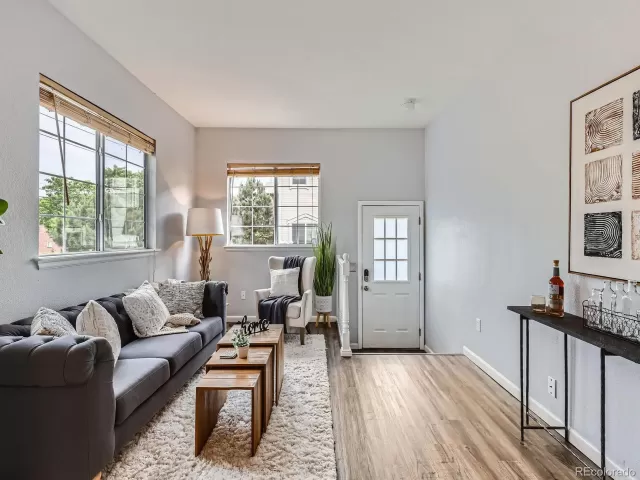 MLS: 6129905 Condo For Sale