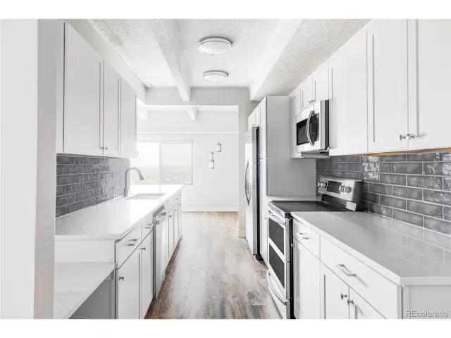 MLS: 6133482 Condo For Sale