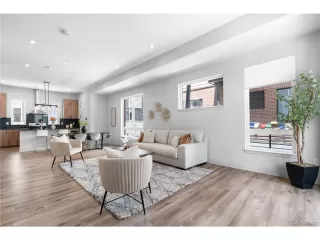 Photo #3: 6133580 Listing