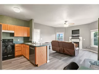 Photo #6: 6139757 Listing