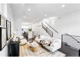 Photo #3: 6162852 Listing