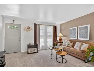 Photo #5: 6166531 Listing