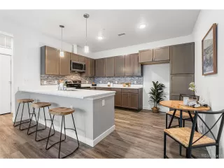 Photo #2: 6167070 Listing