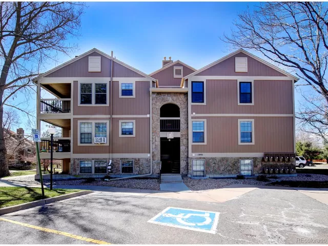 MLS: 6182593 Condo For Sale